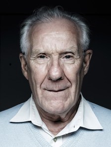 alain-badiou-les-gens-se-cramponnent-aux-identites-un-monde-a-l-oppose-de-la-rencontre,M40733